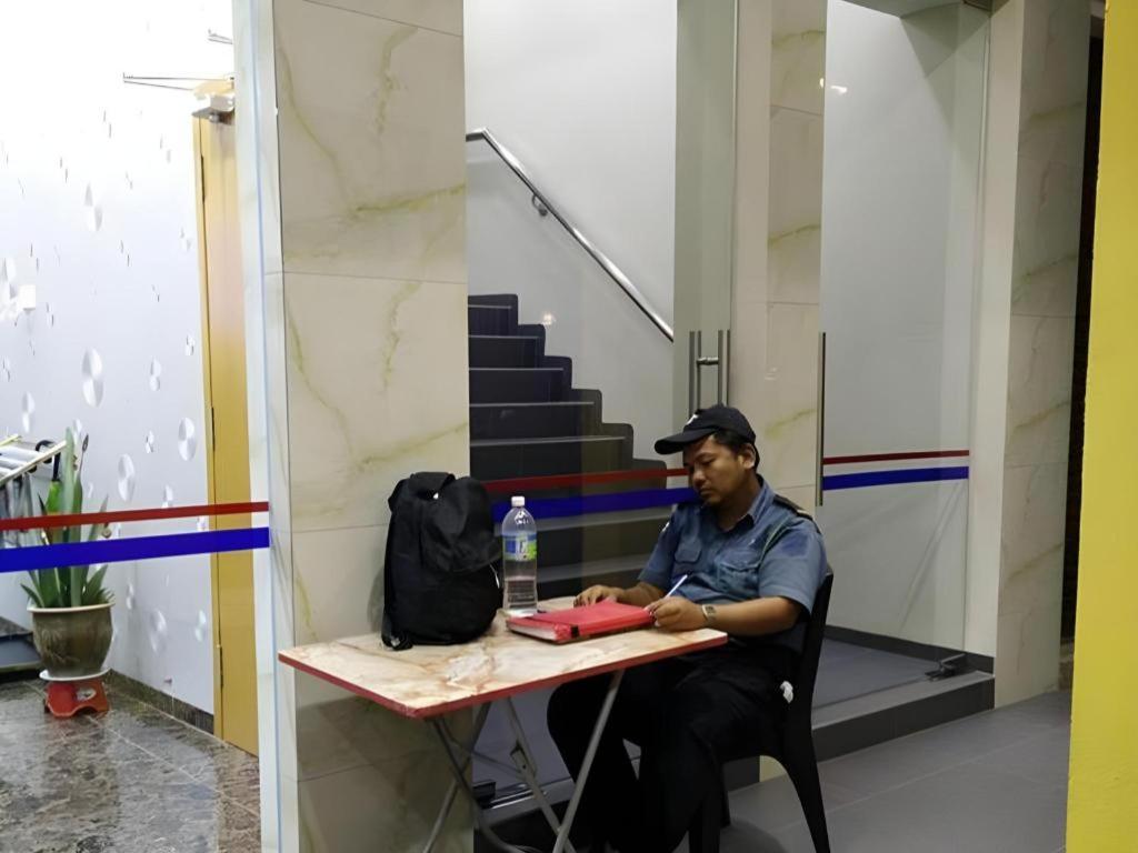 Id Hotel Yayasan Segamat Exteriör bild