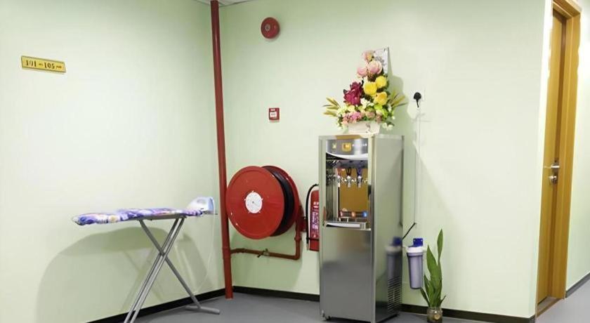 Id Hotel Yayasan Segamat Exteriör bild