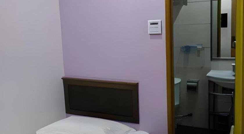 Id Hotel Yayasan Segamat Exteriör bild