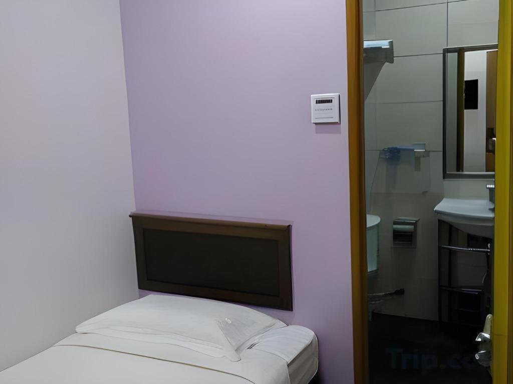 Id Hotel Yayasan Segamat Exteriör bild